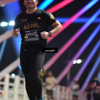 Runner Photo 6176072