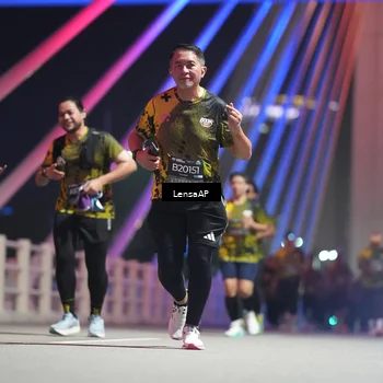 Runner Photo 6176718