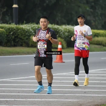 Runner Photo 6177457
