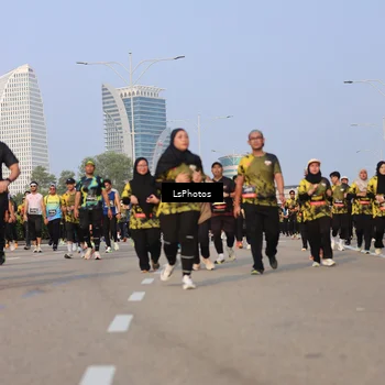 Runner Photo 6178011