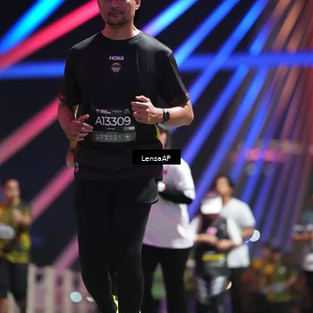 Runner Photo 6178047