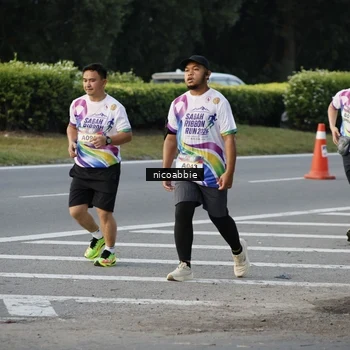 Runner Photo 6178073