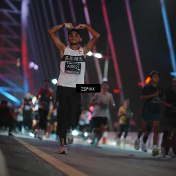 Runner Photo 6178574