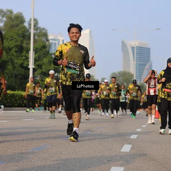 Runner Photo 6178792