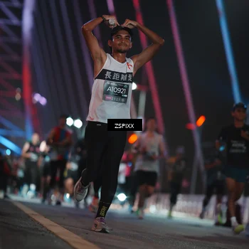 Runner Photo 6179012
