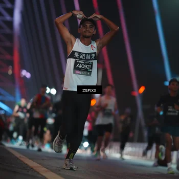 Runner Photo 6179123