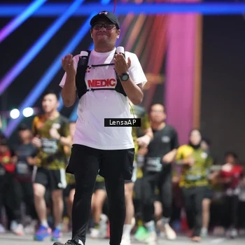 Runner Photo 6180083