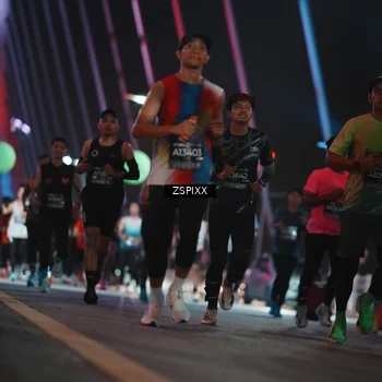 Runner Photo 6180102
