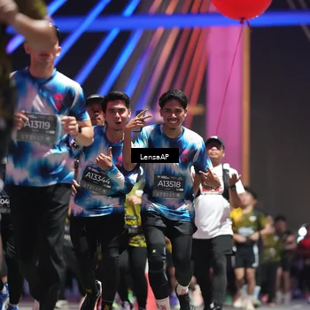 Runner Photo 6180137
