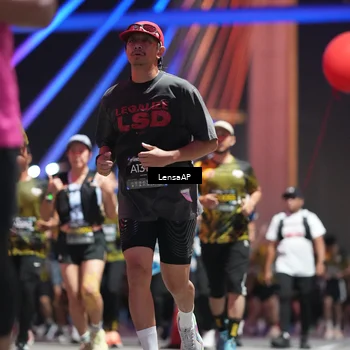 Runner Photo 6180180