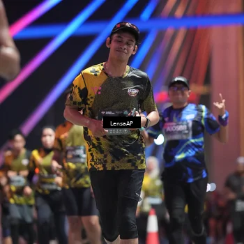 Runner Photo 6180304