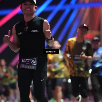 Runner Photo 6180360