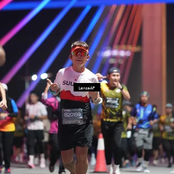 Runner Photo 6180433