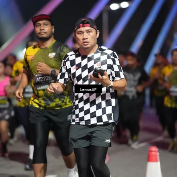 Runner Photo 6180774