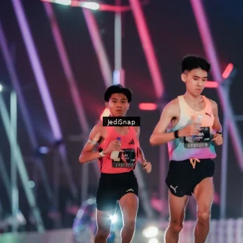 Runner Photo 6180797