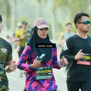 Runner Photo 6180965