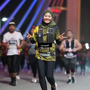Runner Photo 6181000