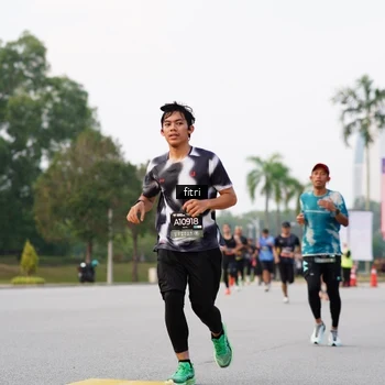 Runner Photo 6181159