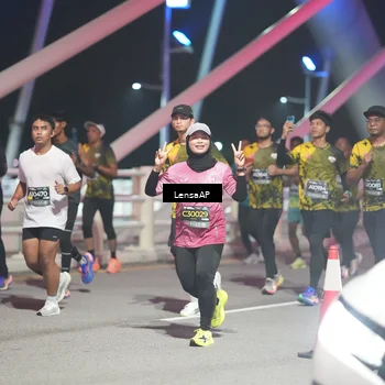 Runner Photo 6181709