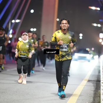 Runner Photo 6182124