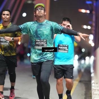 Runner Photo 6182368