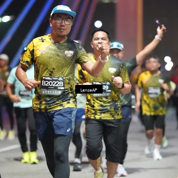 Runner Photo 6182459