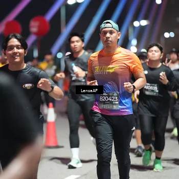 Runner Photo 6182749
