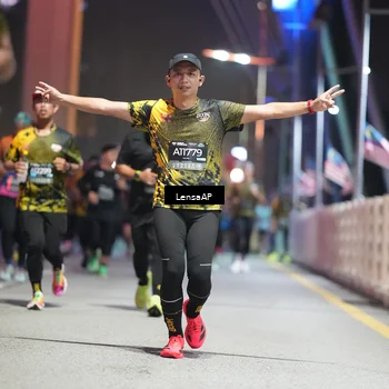 Runner Photo 6182757