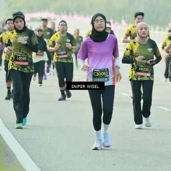 Runner Photo 6182762