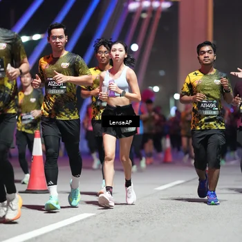 Runner Photo 6182839