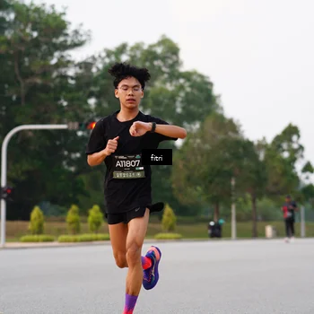 Runner Photo 6182867