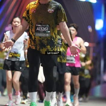 Runner Photo 6182939
