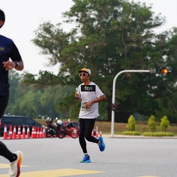 Runner Photo 6183023