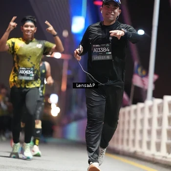 Runner Photo 6183043