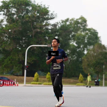 Runner Photo 6183049