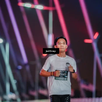 Runner Photo 6183053