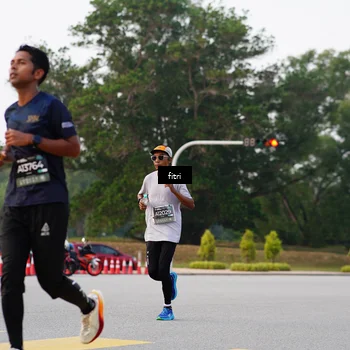 Runner Photo 6183064