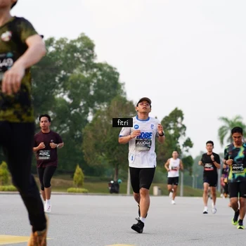 Runner Photo 6183929