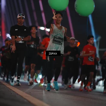 Runner Photo 6183931