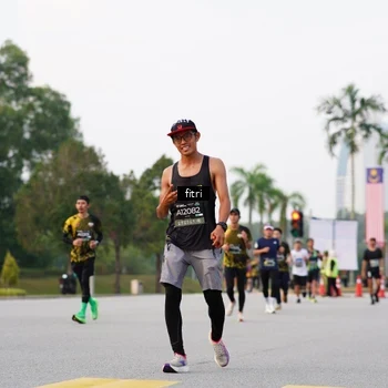 Runner Photo 6184054