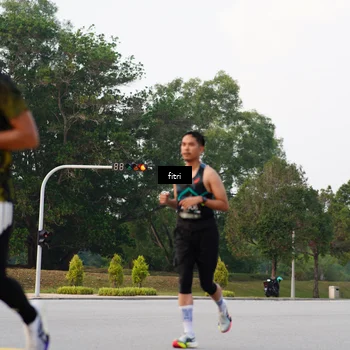 Runner Photo 6184100