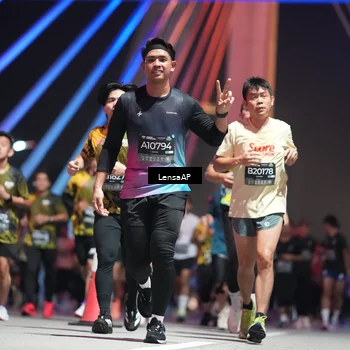Runner Photo 6185046