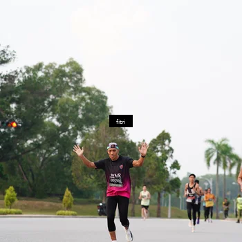 Runner Photo 6185859