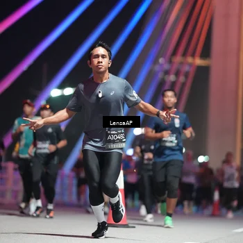 Runner Photo 6185877