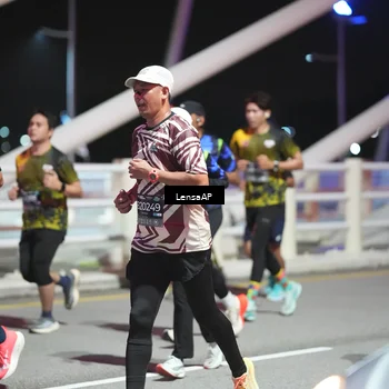 Runner Photo 6186045