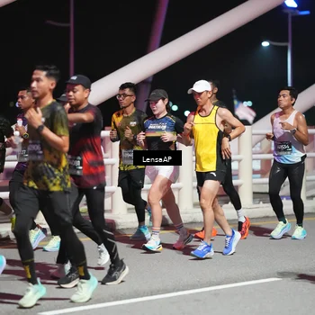 Runner Photo 6186065