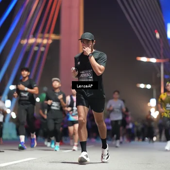 Runner Photo 6187008