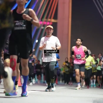 Runner Photo 6187139