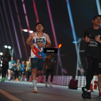 Runner Photo 6187354