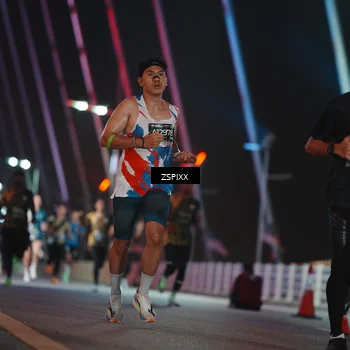 Runner Photo 6187625